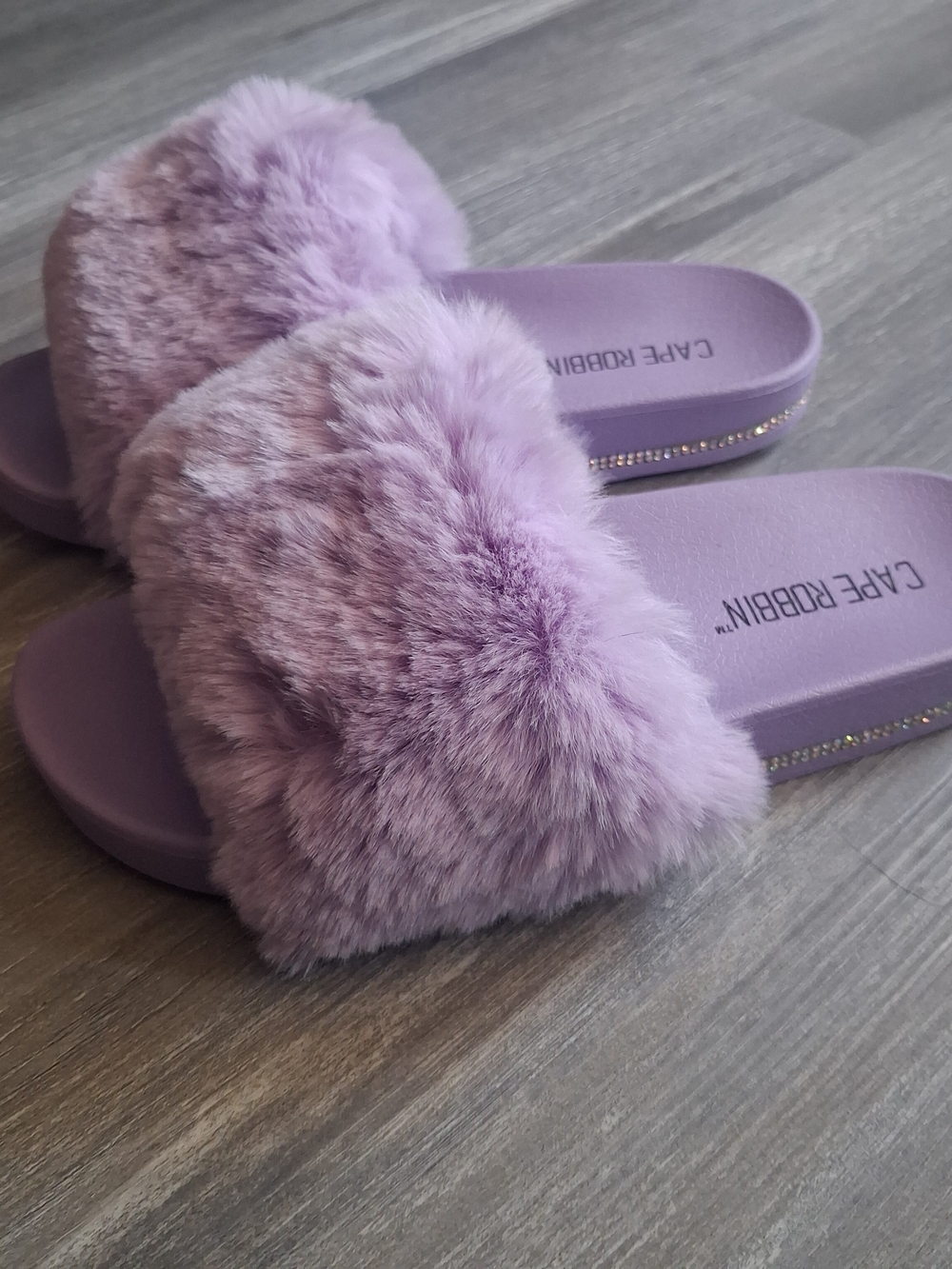 Cape Robbin Lavender Faux Fur Slide Sandals
